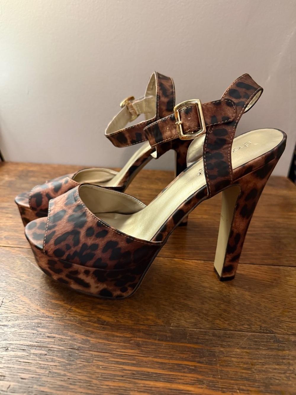 Shoe Dazzle Leopard Print Platform Heels in Brown and Black